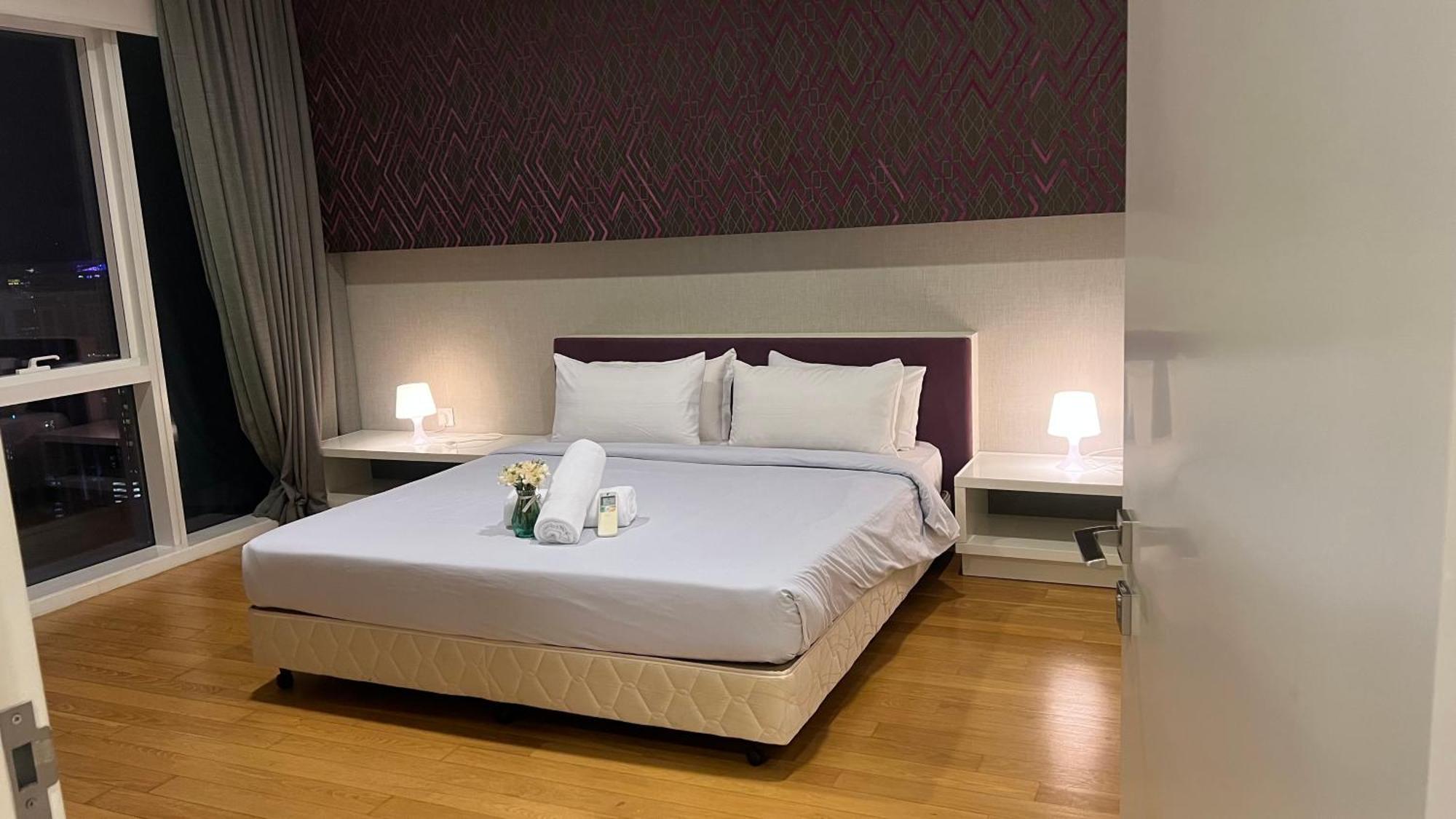 The Platinum Loversuites Apartment